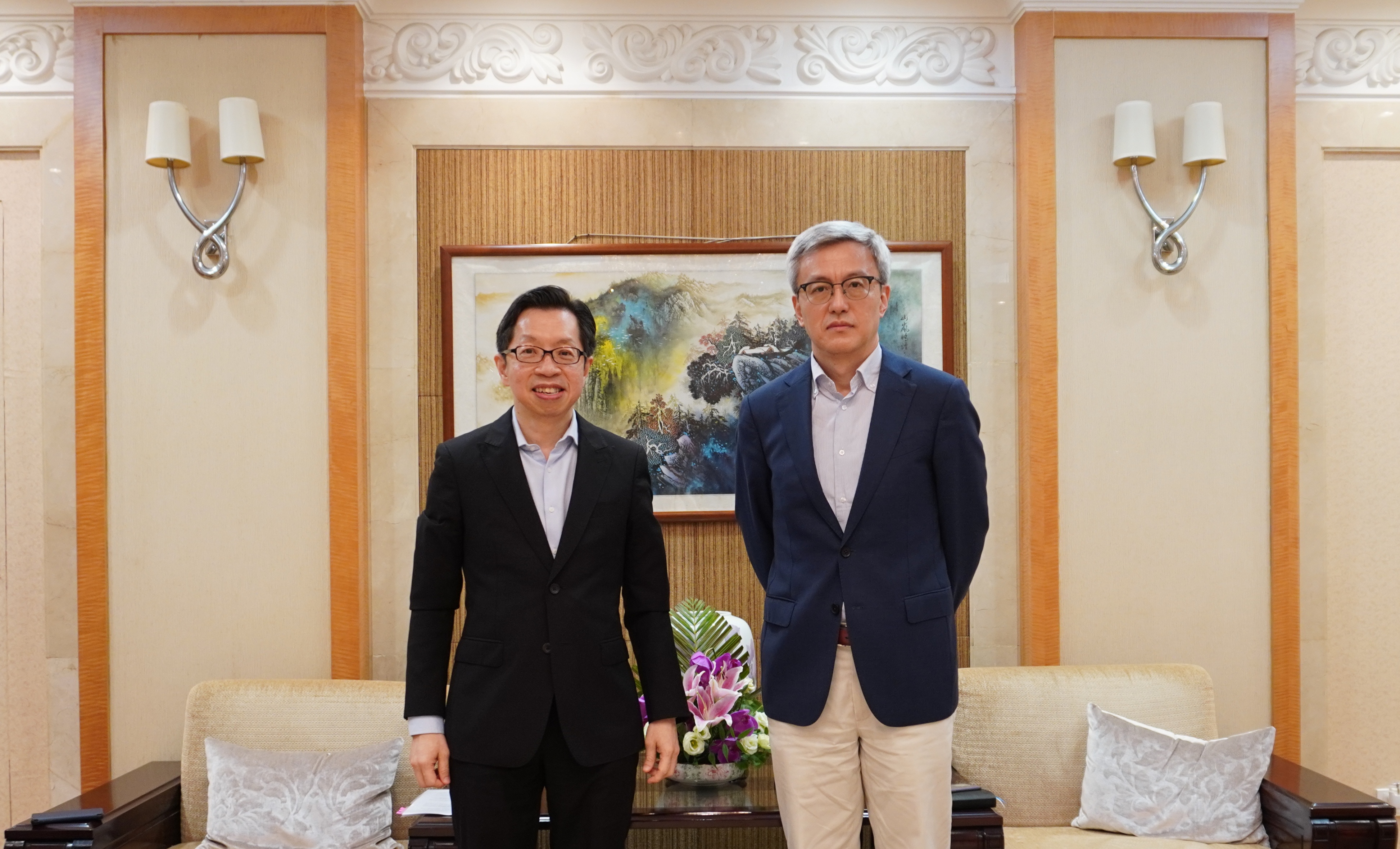 7月20日陈院长会见新加坡驻沪总领事.JPG