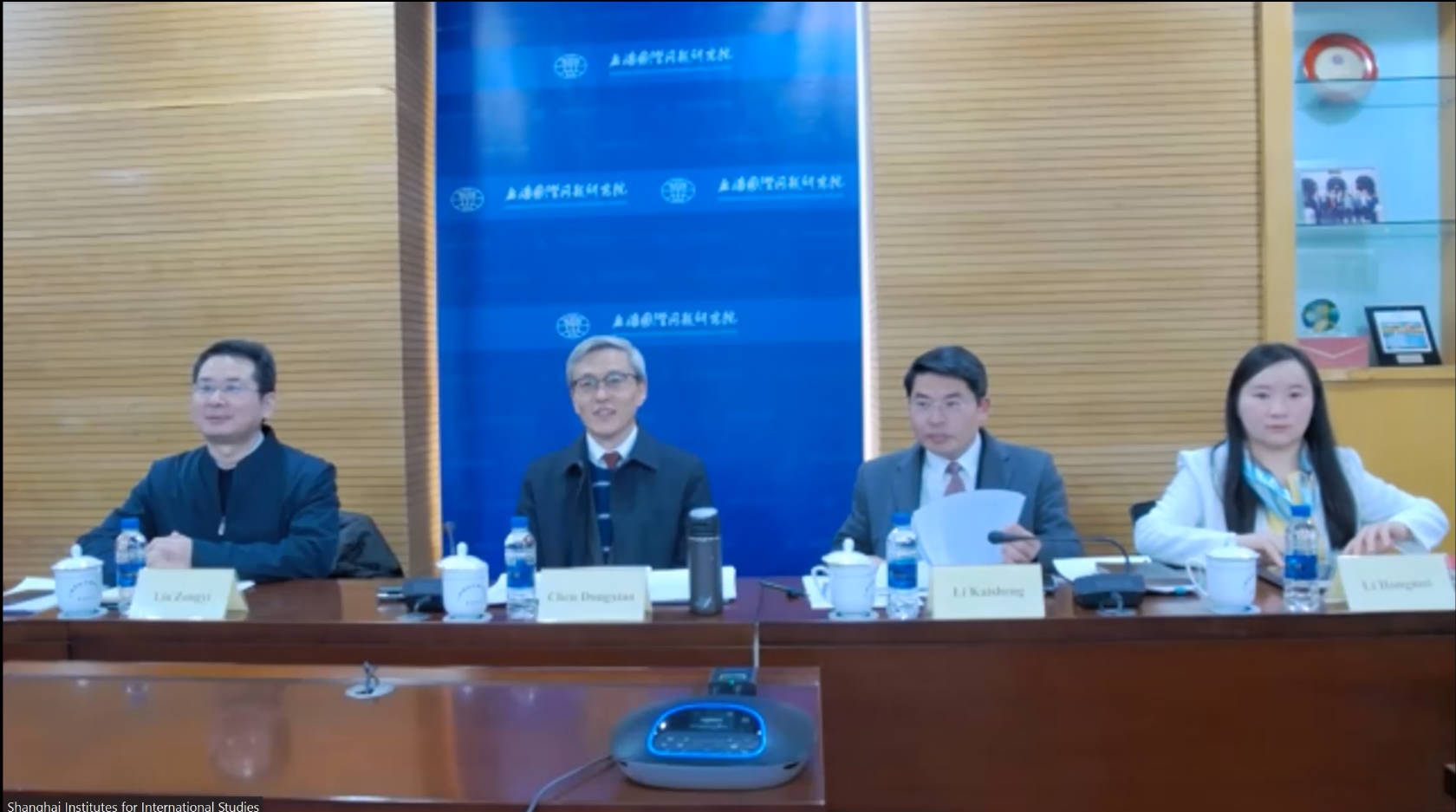 我院集体照.jpg 我院集体照.jpg