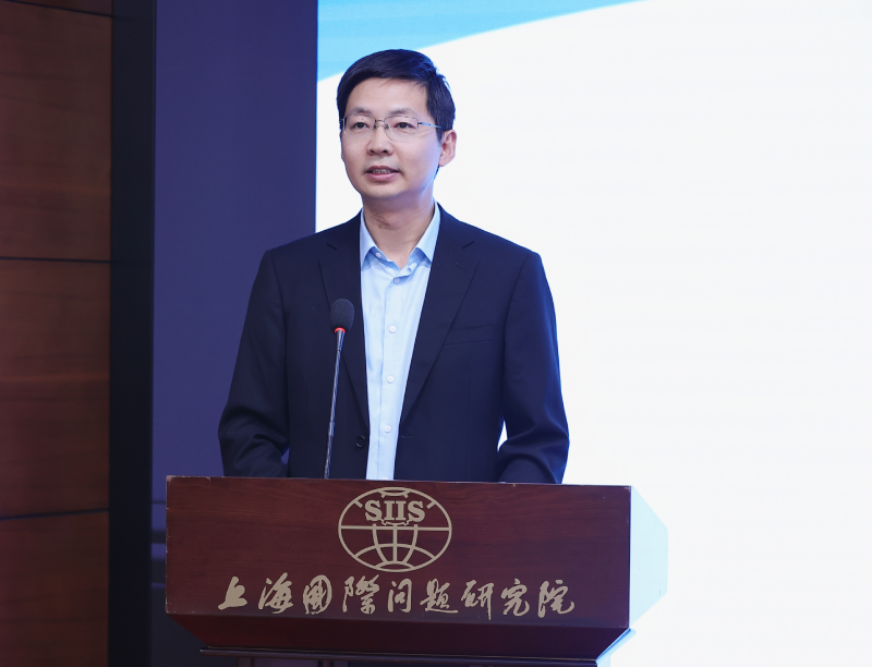 6.教师代表王玉柱发言.png 6.教师代表王玉柱发言.png
