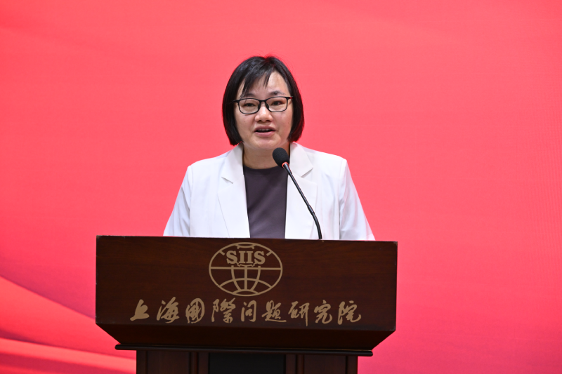 导师代表童立群发言.png 导师代表童立群发言.png